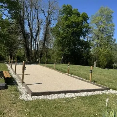 Maison Familiale Avec Jardin A *