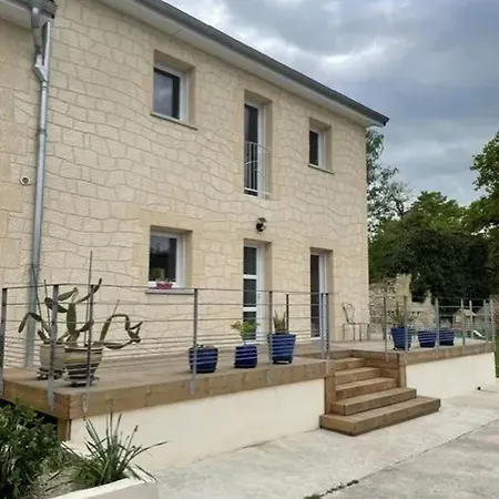 Maison Familiale Avec Jardin A *